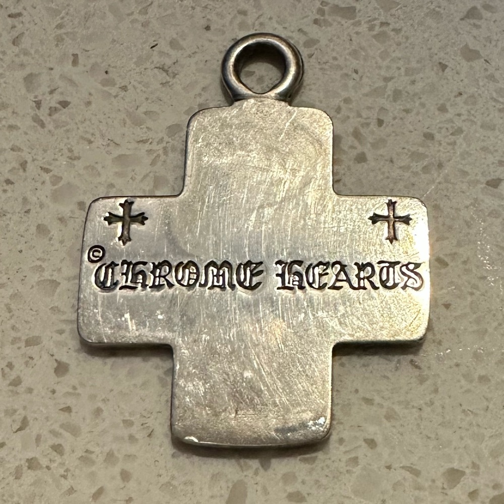 CHROME HEARTS CROSS PENDANT